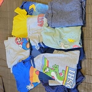 Lot of 13 Boys Graphic Tees (Size 6-8---Small)
